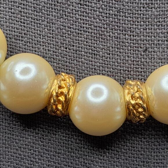 Vintage Carolee Glass Pearl Necklace, Gold Pearl Box Clasp, 17" - Picture 4 of 9